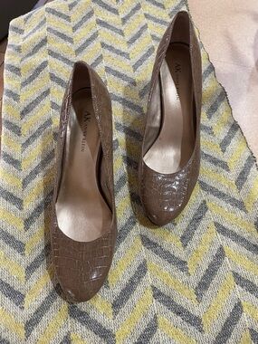 Anne Klein Taupe Croc-Embossed Round-Toe Pumps